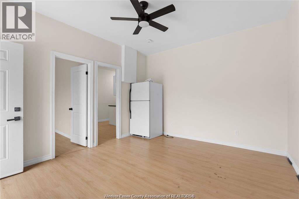 939 Wyandotte Street East Property Photo 6