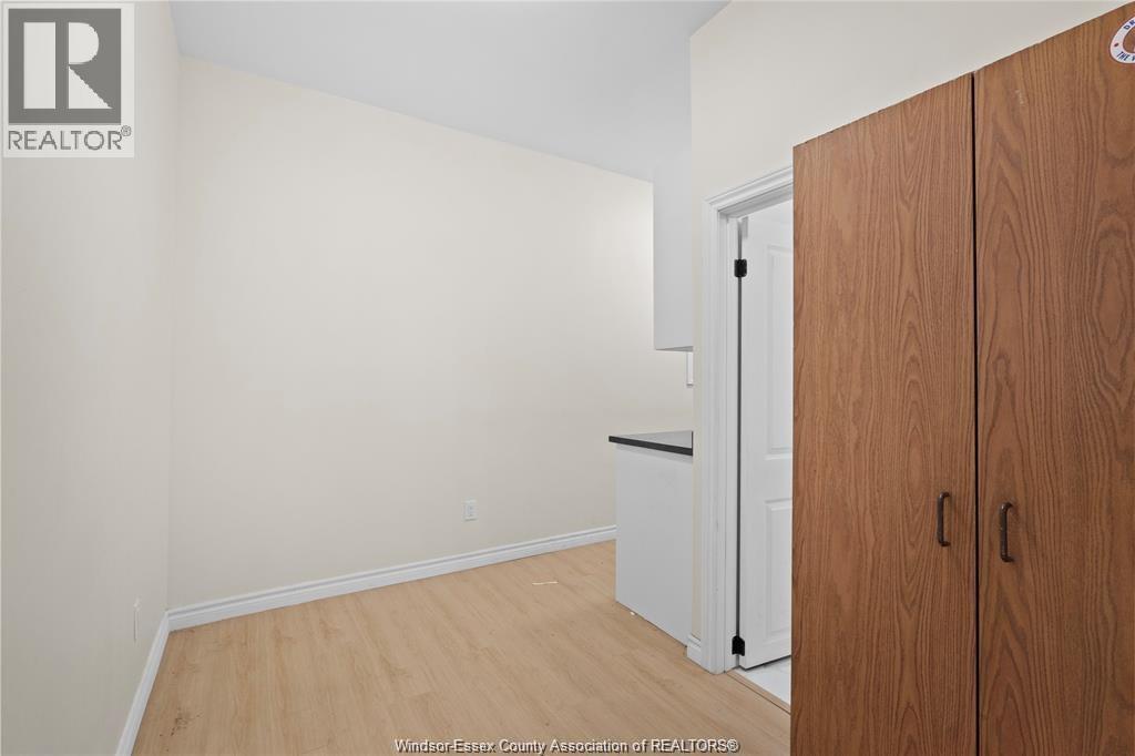 939 Wyandotte Street East Property Photo 8
