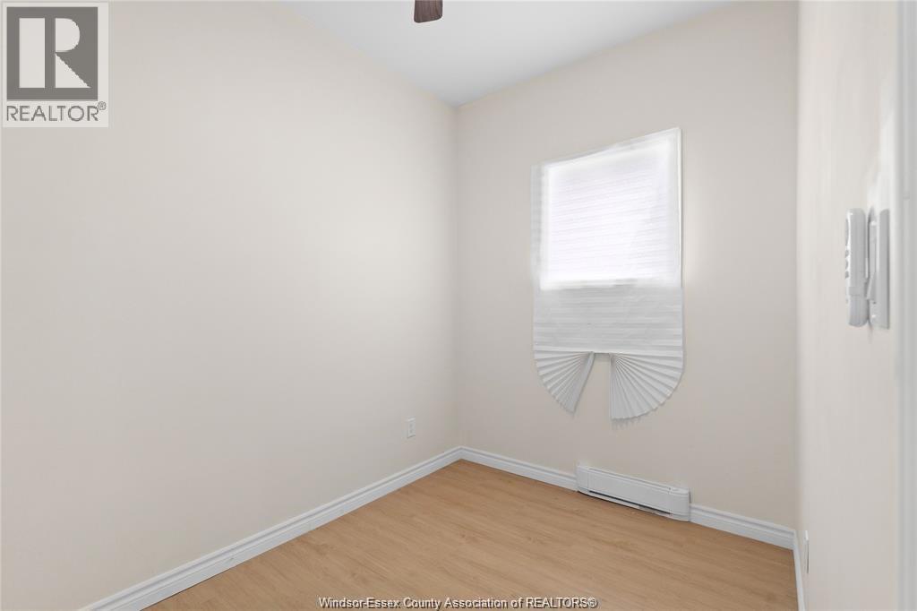 939 Wyandotte Street East Property Photo 14