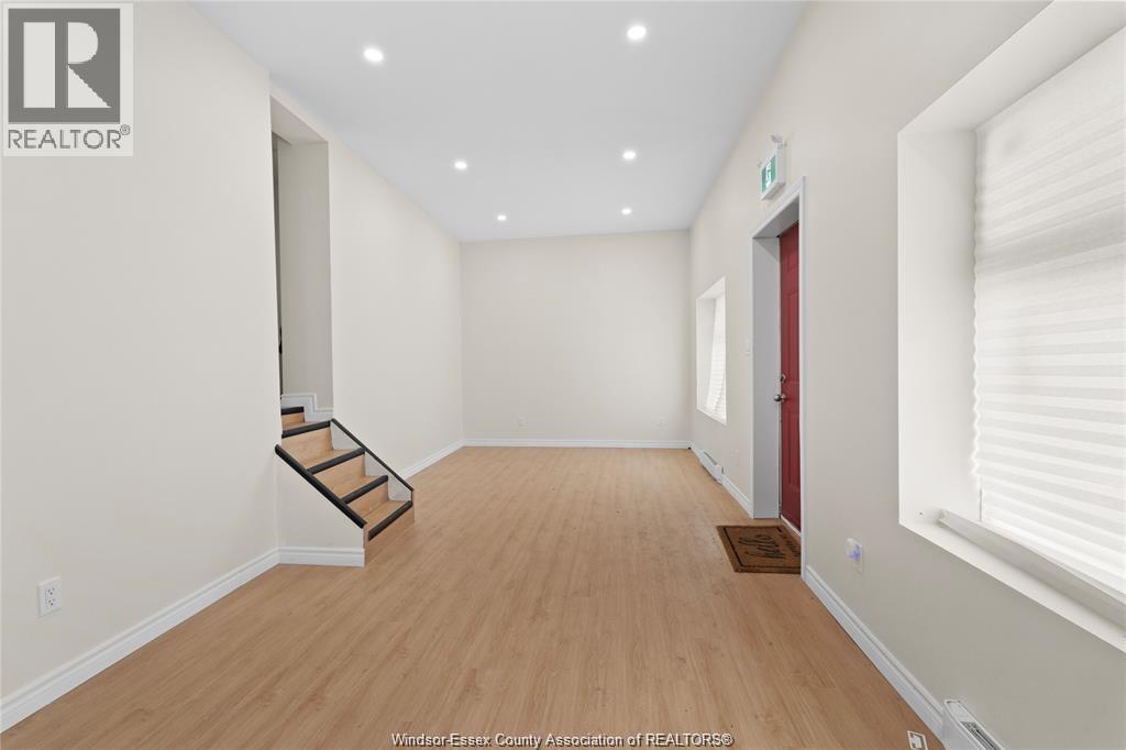 939 Wyandotte Street East Property Photo 24