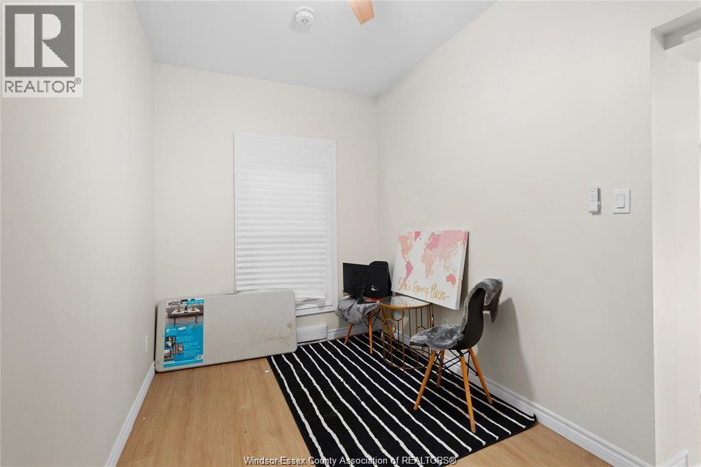 939 Wyandotte Street East Property Photo 25