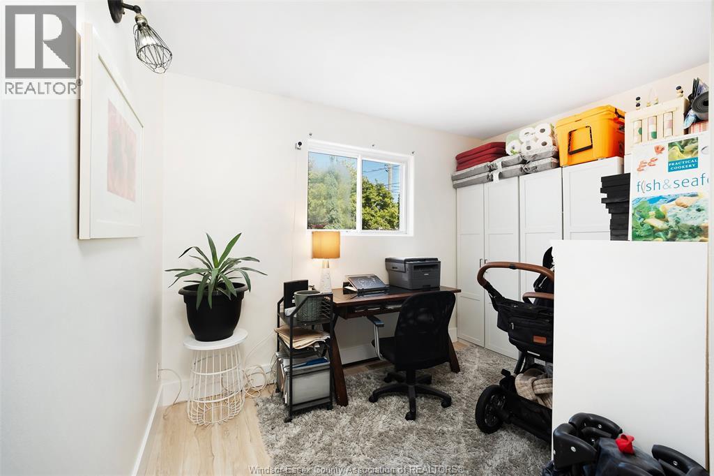 1092 Monmouth Road Property Photo 18