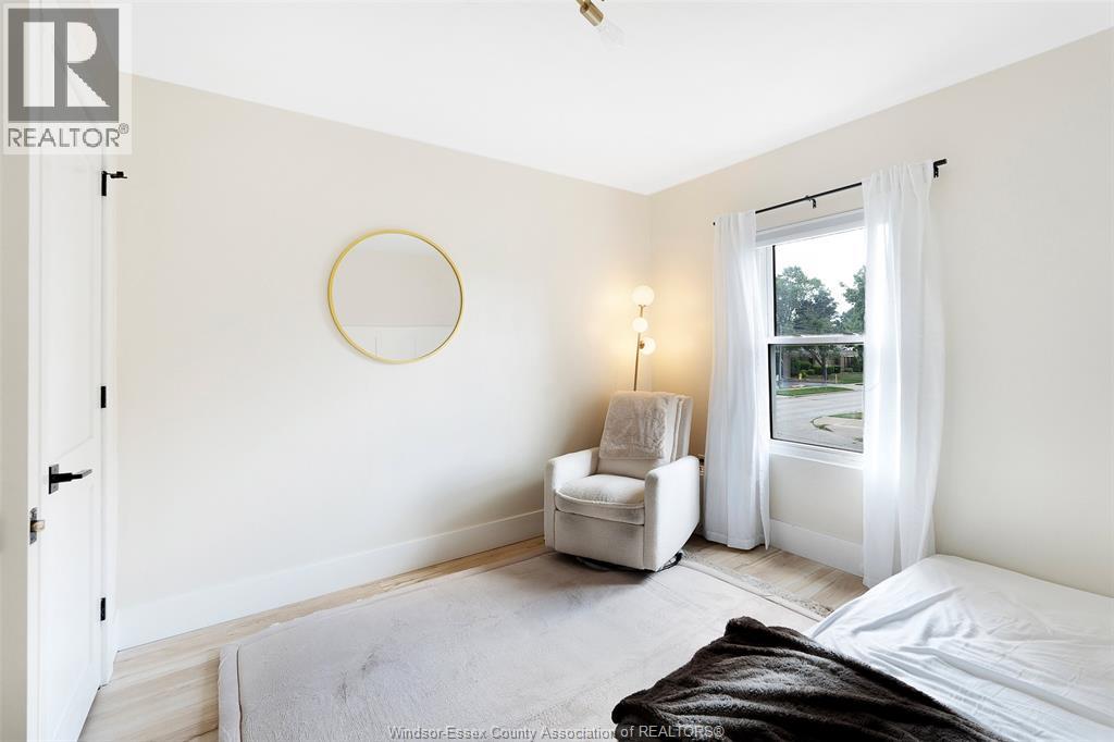 1092 Monmouth Road Property Photo 23