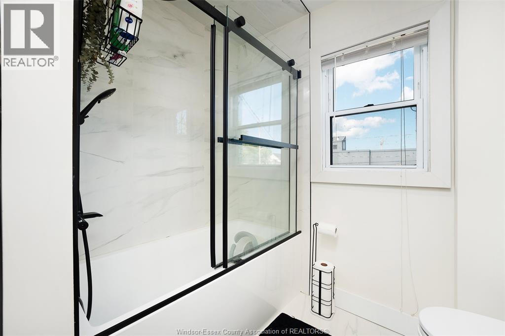 1092 Monmouth Road Property Photo 25