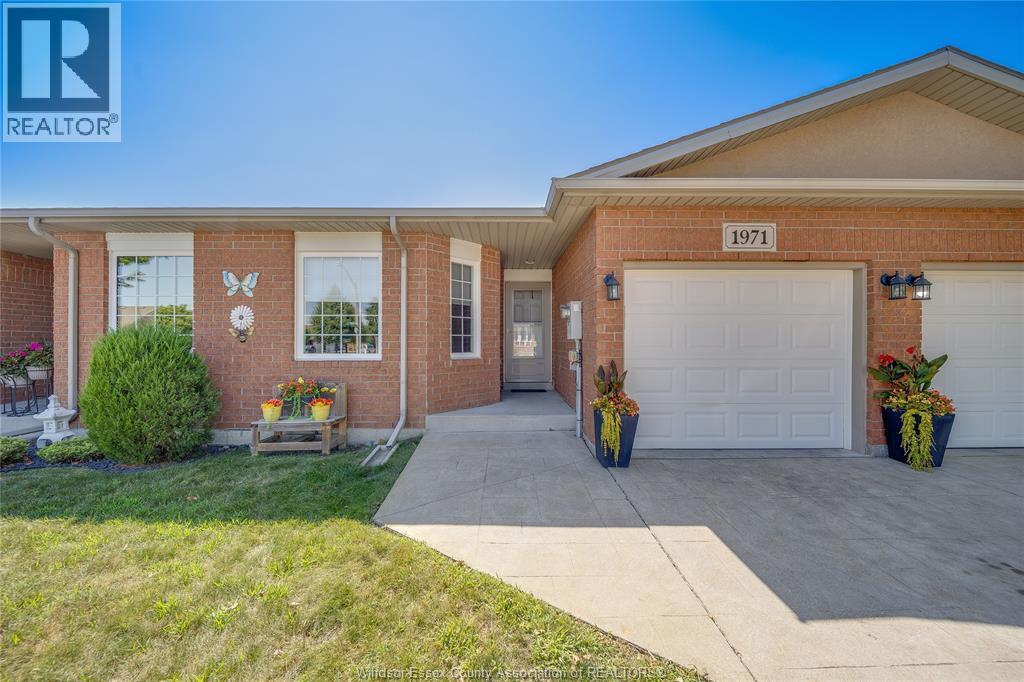 1971 Luxury Avenue Property Photo 2