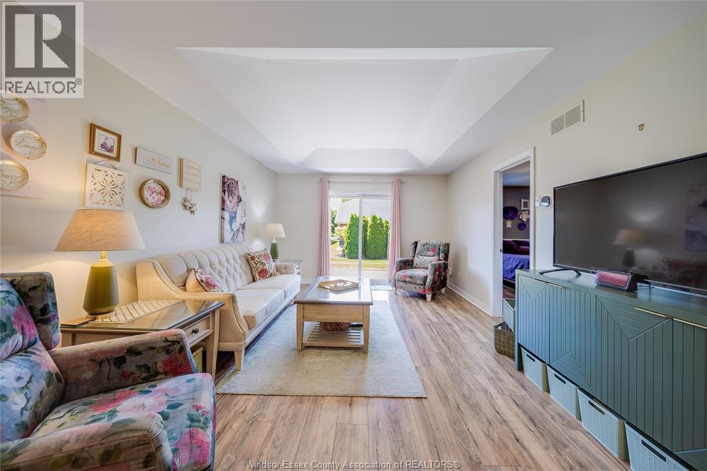 1971 Luxury Avenue Property Photo 6