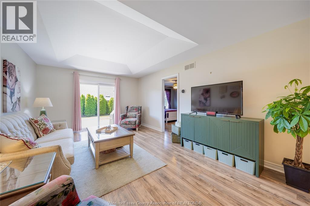 1971 Luxury Avenue Property Photo 8