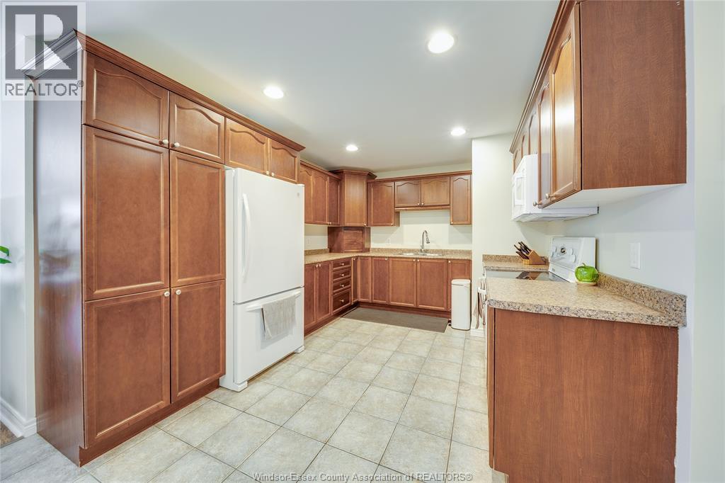 1971 Luxury Avenue Property Photo 14