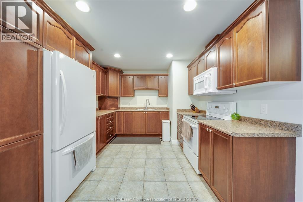 1971 Luxury Avenue Property Photo 15