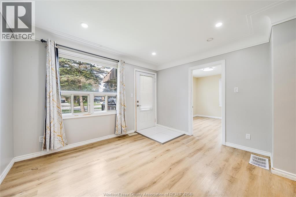 526 Lesperance Property Photo 3