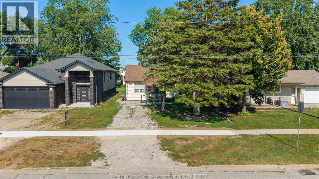 526 Lesperance Property Photo 32