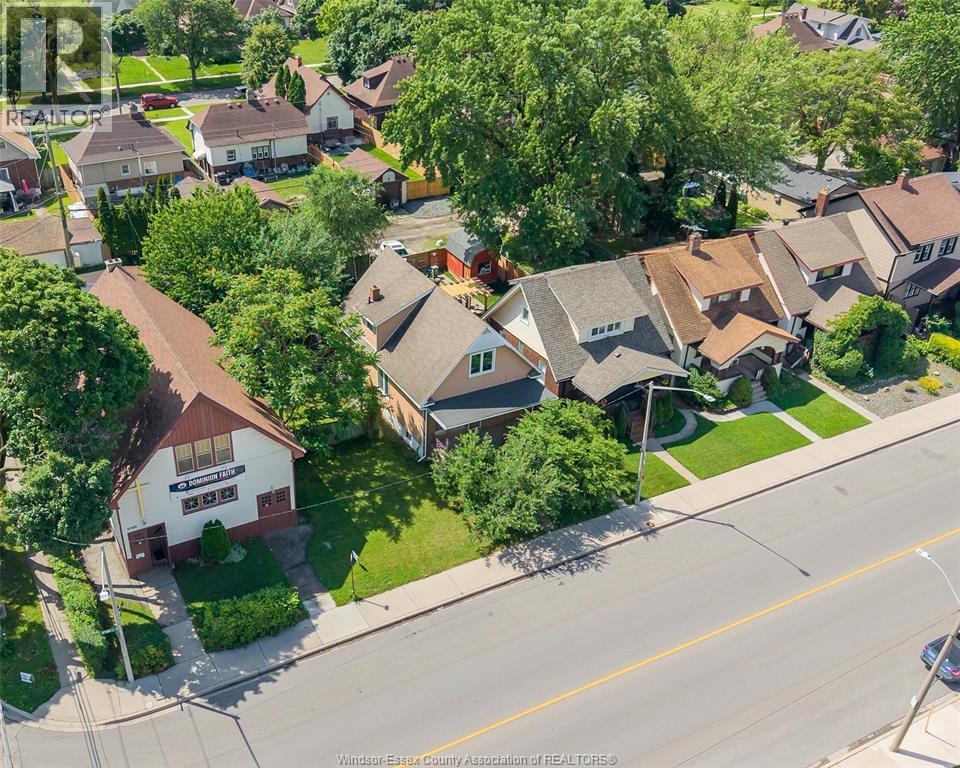 2075 OTTAWA STREET Property Photo 1