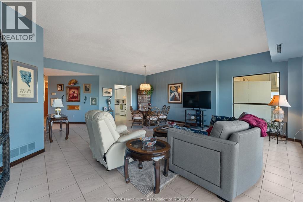 5151 Riverside Drive E Property Photo 11