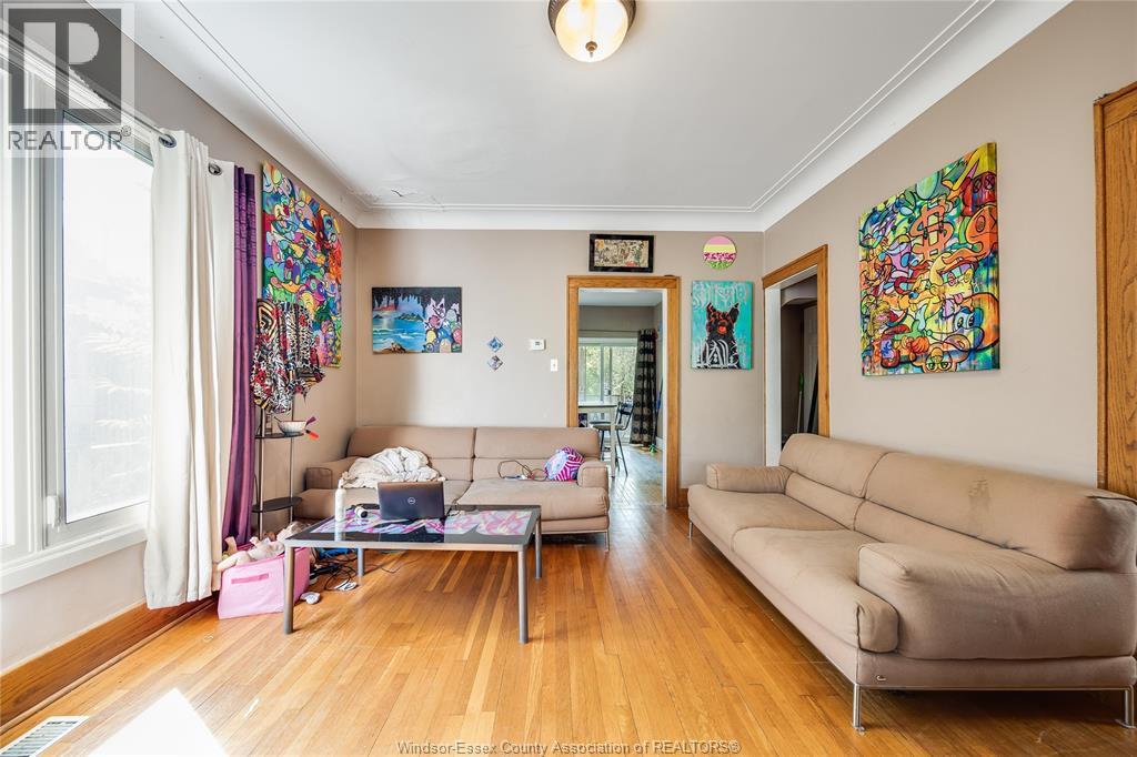2075 Ottawa Street Property Photo 6