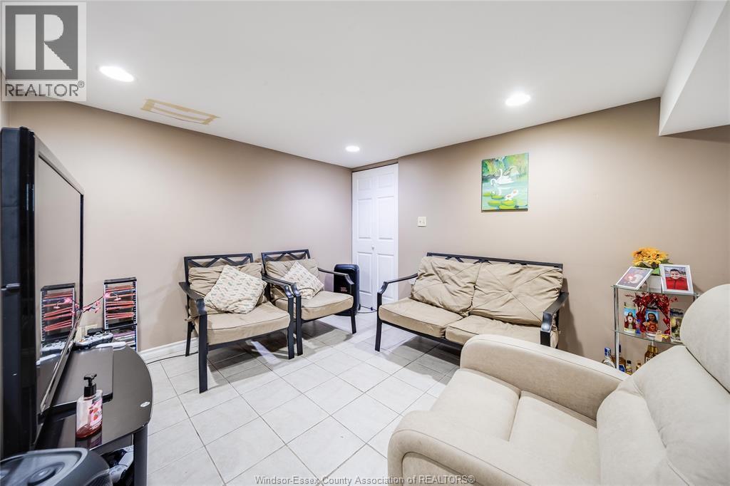 2075 Ottawa Street Property Photo 18