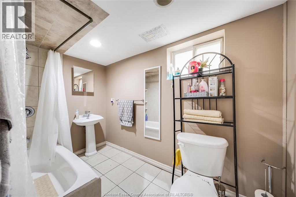 2075 Ottawa Street Property Photo 23
