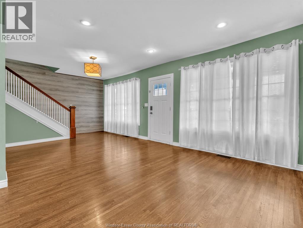 172 Giles Boulevard Property Photo 12