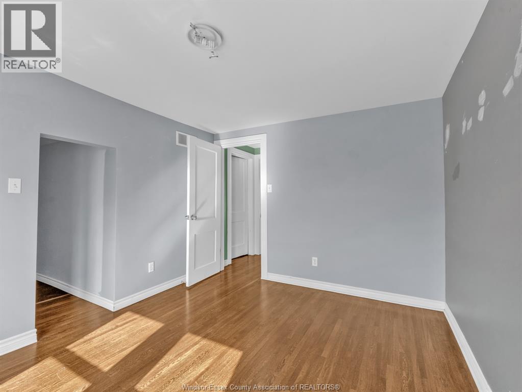 172 Giles Boulevard Property Photo 35