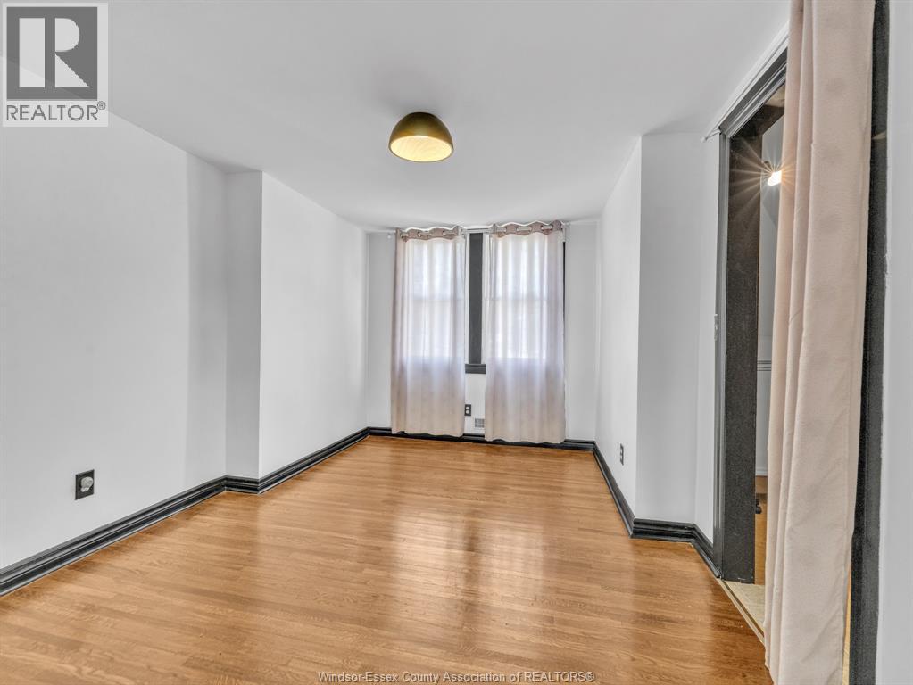 172 Giles Boulevard Property Photo 38