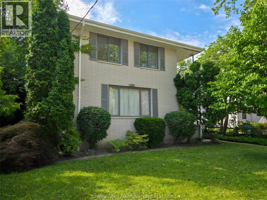 454 King Street West Property Photo 1