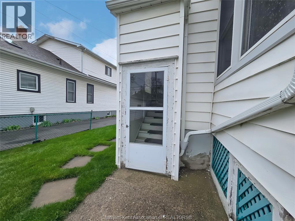 34 Park Avenue West Property Photo 5