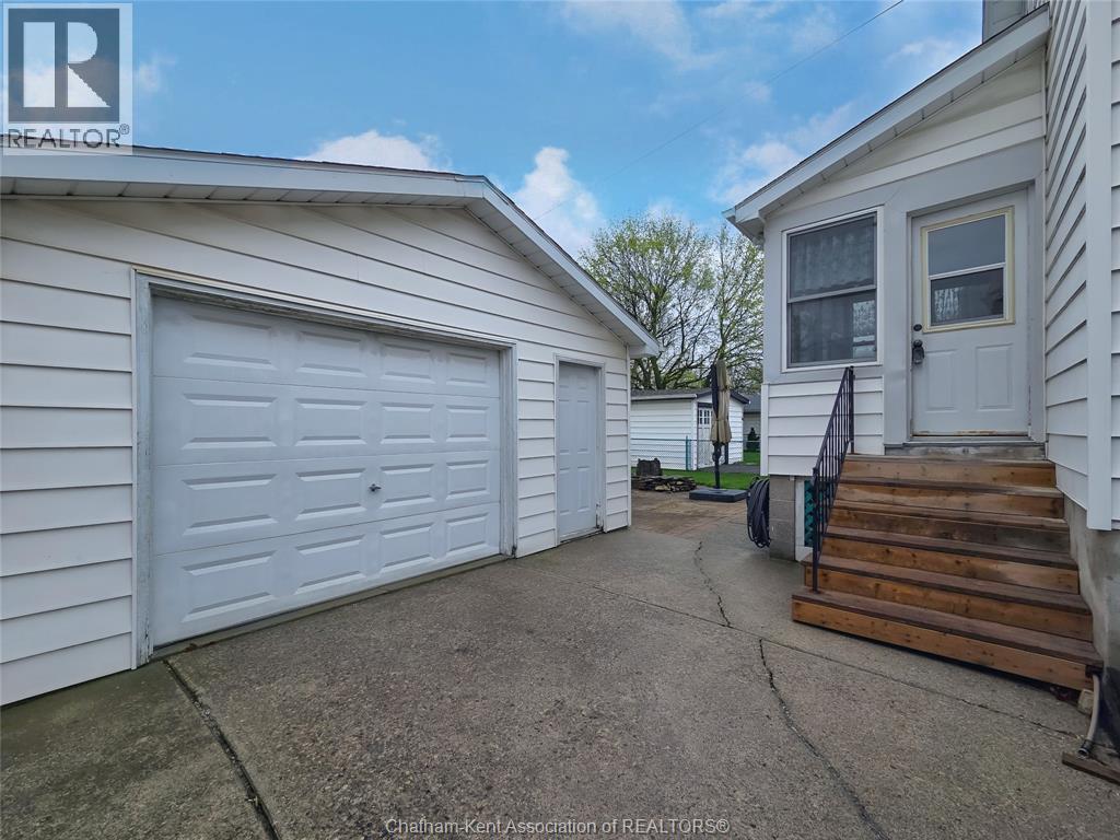 34 Park Avenue West Property Photo 6