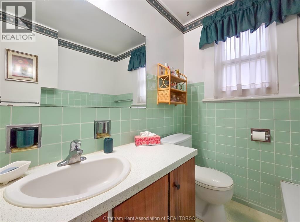 34 Park Avenue West Property Photo 27