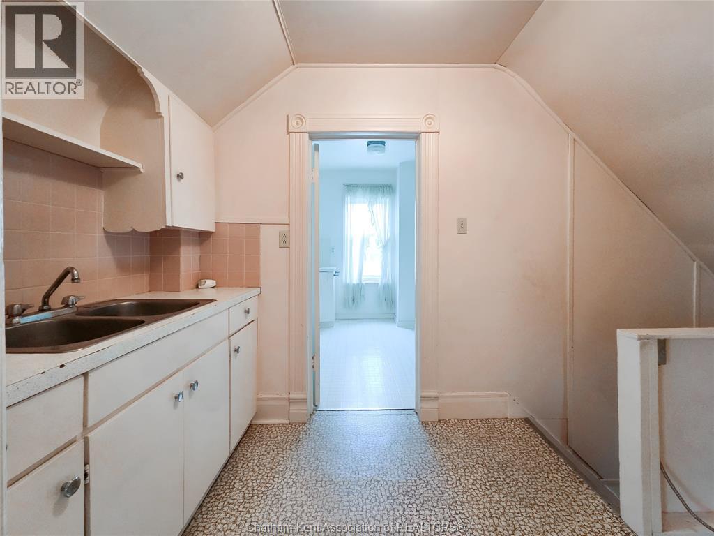 34 Park Avenue West Property Photo 34