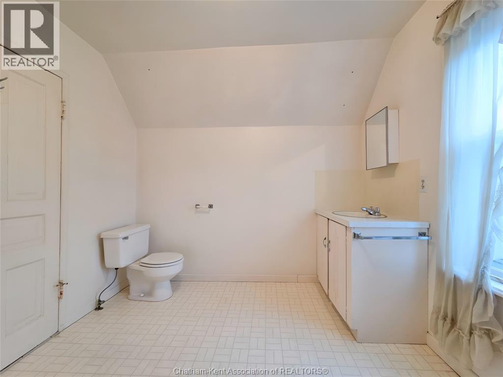 34 Park Avenue West Property Photo 37