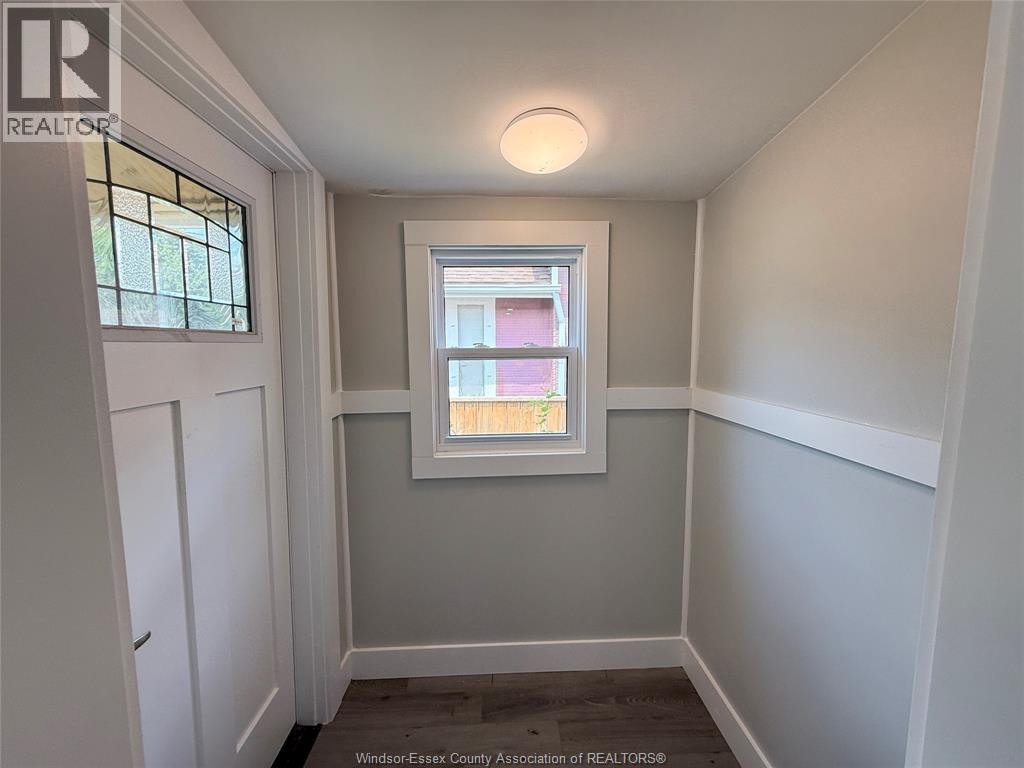 1539 Windermere Road Property Photo 8