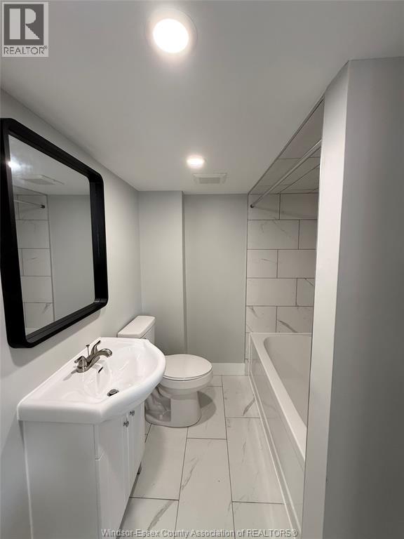 1539 Windermere Road Property Photo 11