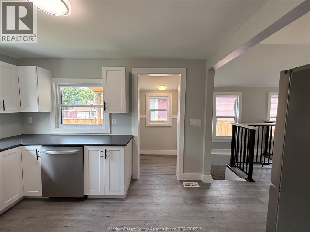 1539 Windermere Road Property Photo 12