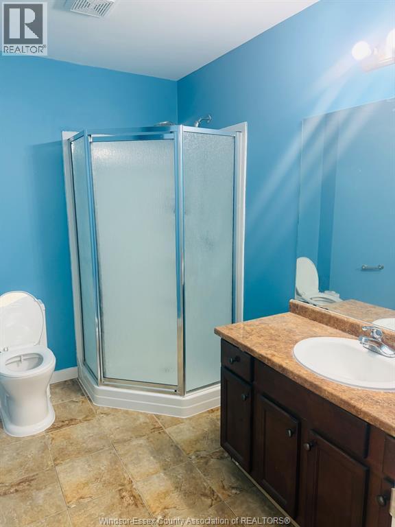 211 Branton Unit# Lower Property Photo 8