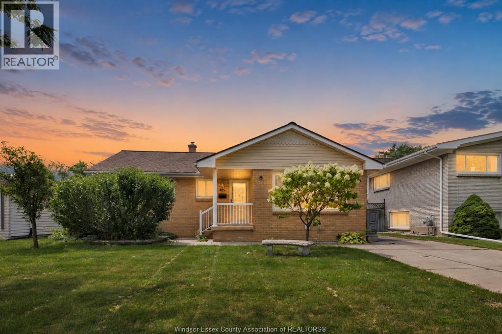 465 Christopher Property Photo 3