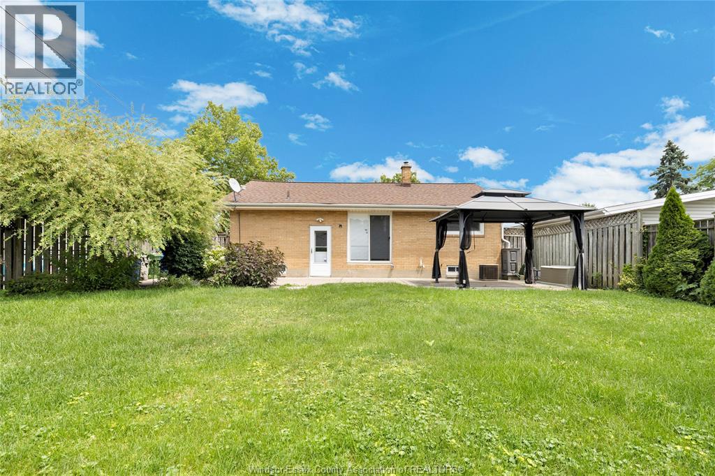 465 Christopher Property Photo 5