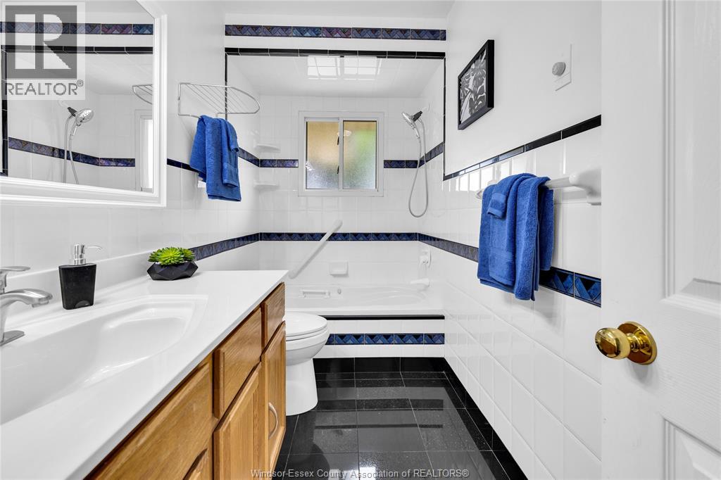 465 Christopher Property Photo 15