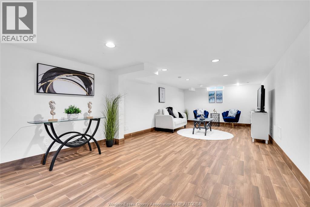 465 Christopher Property Photo 17
