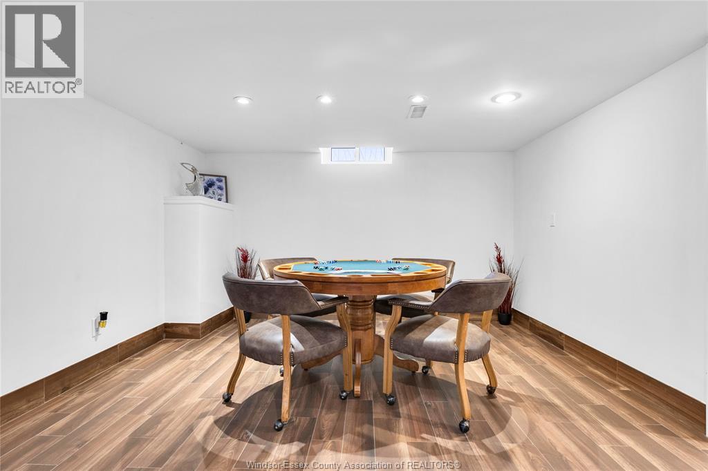 465 Christopher Property Photo 18
