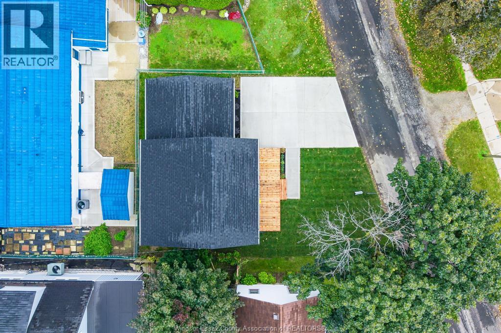 5 Howard Street Property Photo 35
