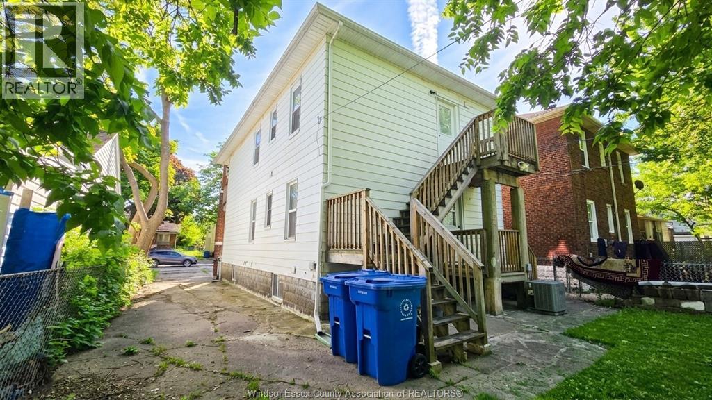 721-723 Campbell Avenue Property Photo 3