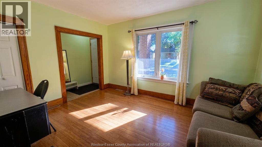 721-723 Campbell Avenue Property Photo 6
