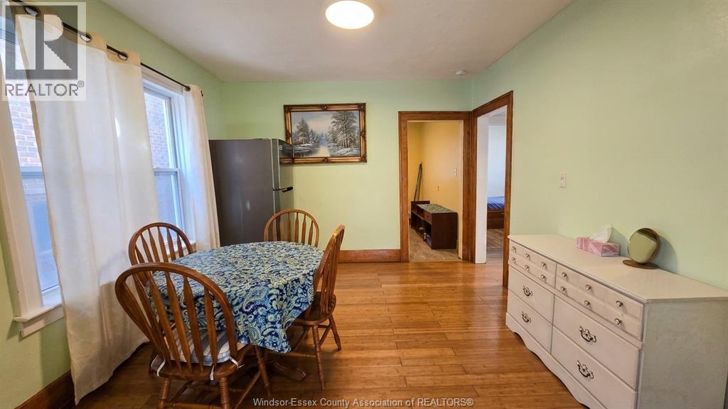 721-723 Campbell Avenue Property Photo 7