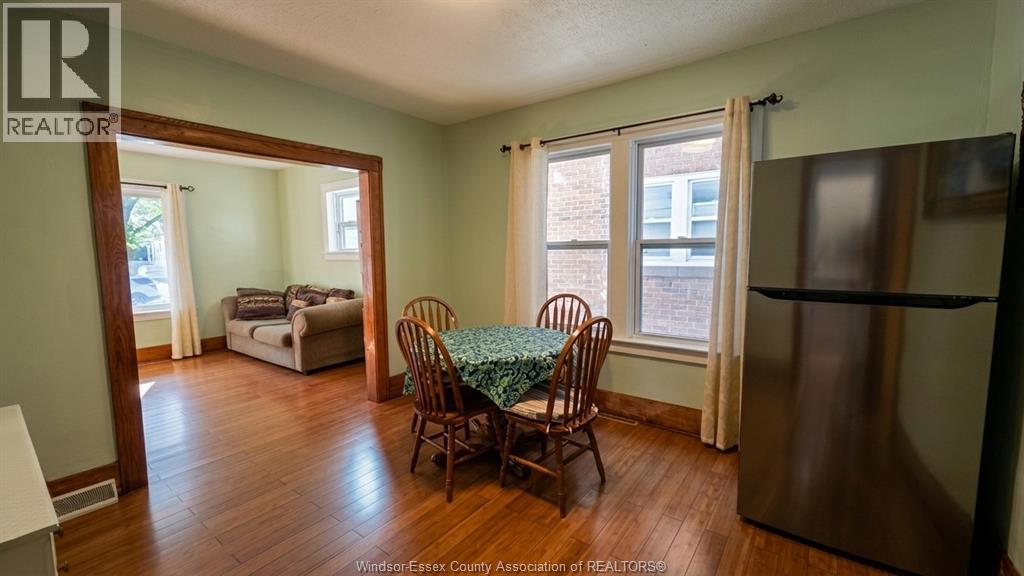 721-723 Campbell Avenue Property Photo 8
