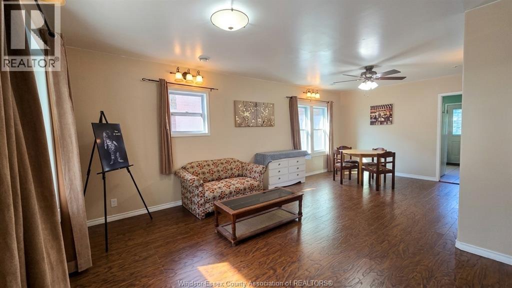 721-723 Campbell Avenue Property Photo 14