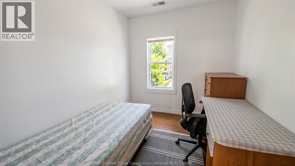 721-723 Campbell Avenue Property Photo 16