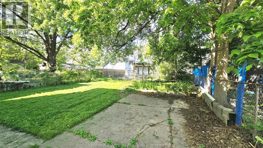 721-723 Campbell Avenue Property Photo 30