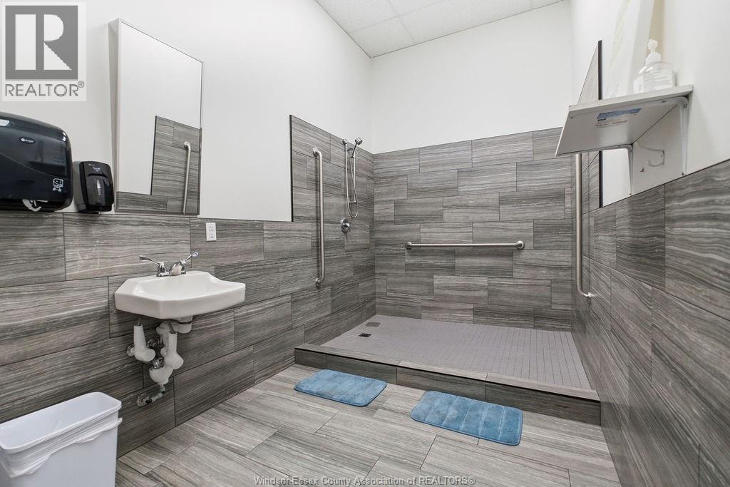 443 Ouellette Avenue Property Photo 20