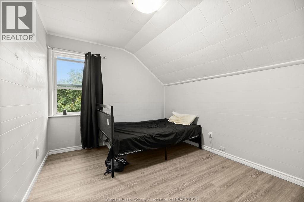 1537 Howard Property Photo 14