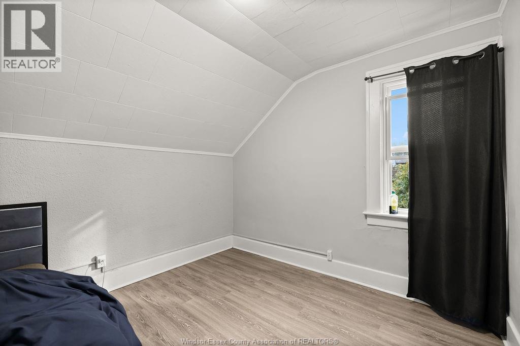 1537 Howard Property Photo 16