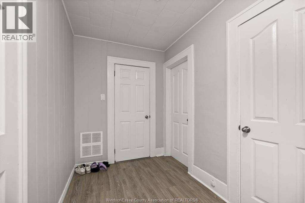 1537 Howard Property Photo 17